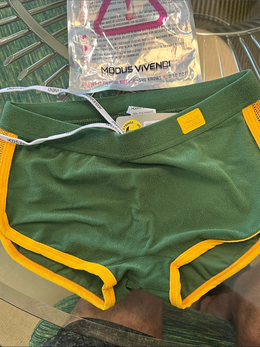 Modus Vivendi NWT Men's Green towel Athletic Shorts with Yellow Trim in small